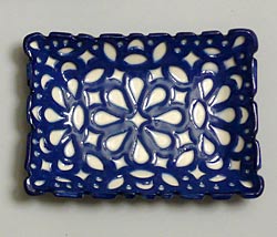 blue and white rectangle plates